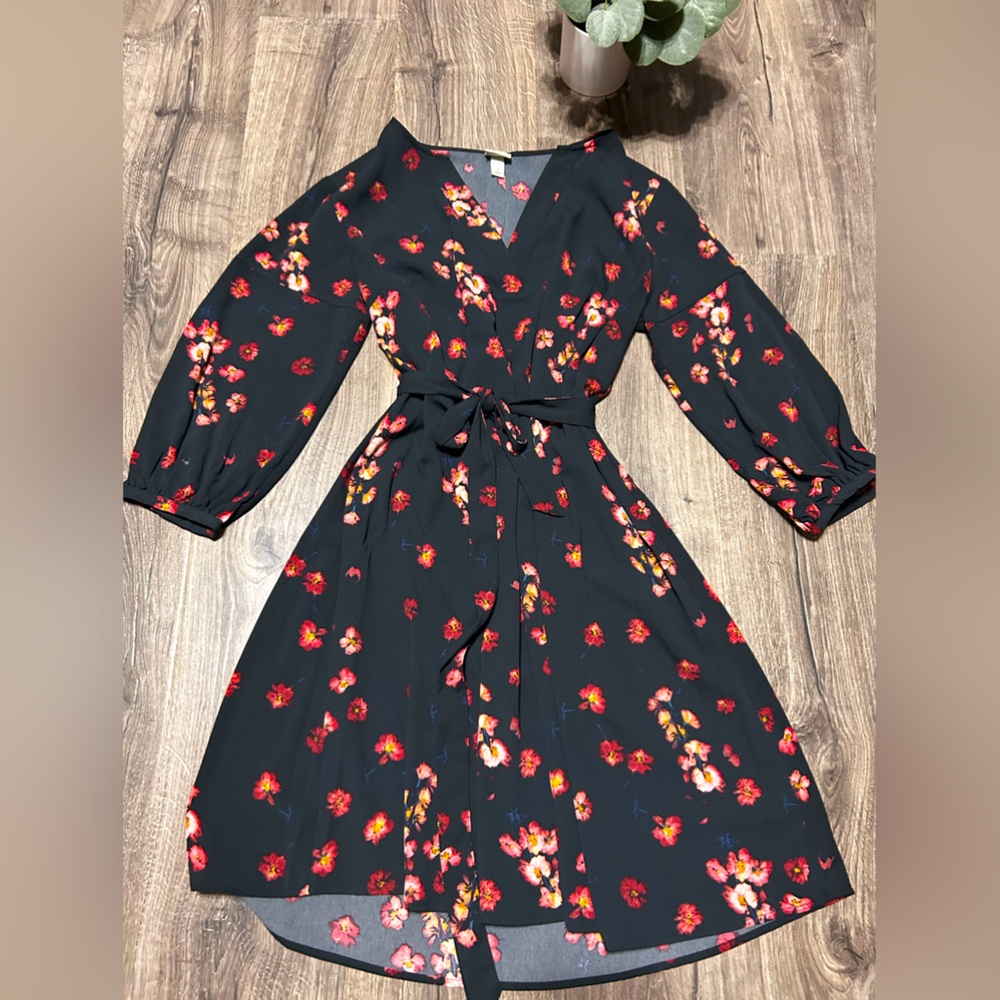 Black floral pattern long sleeve dress with tie belt